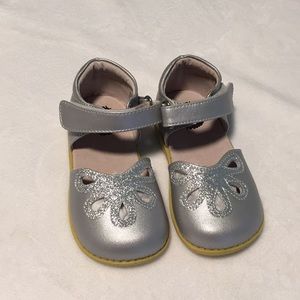 Brand new Livie & Luca petals